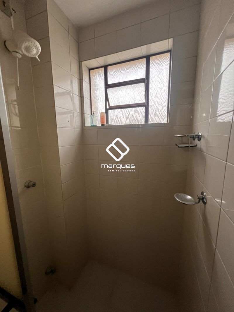 Apartamento com 2 quartos, 1 banheiro e 91m² para alugar no bairro Centro, Pelotas
