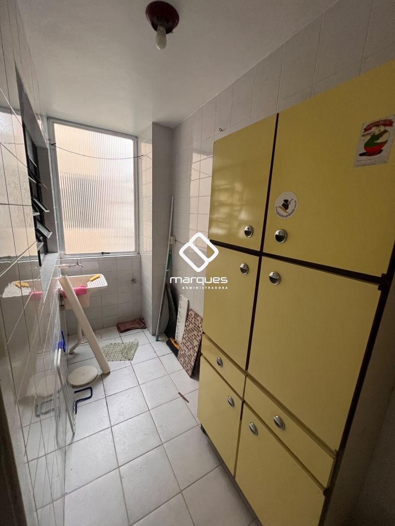 Apartamento com 2 quartos, 1 banheiro e 91m² para alugar no bairro Centro, Pelotas