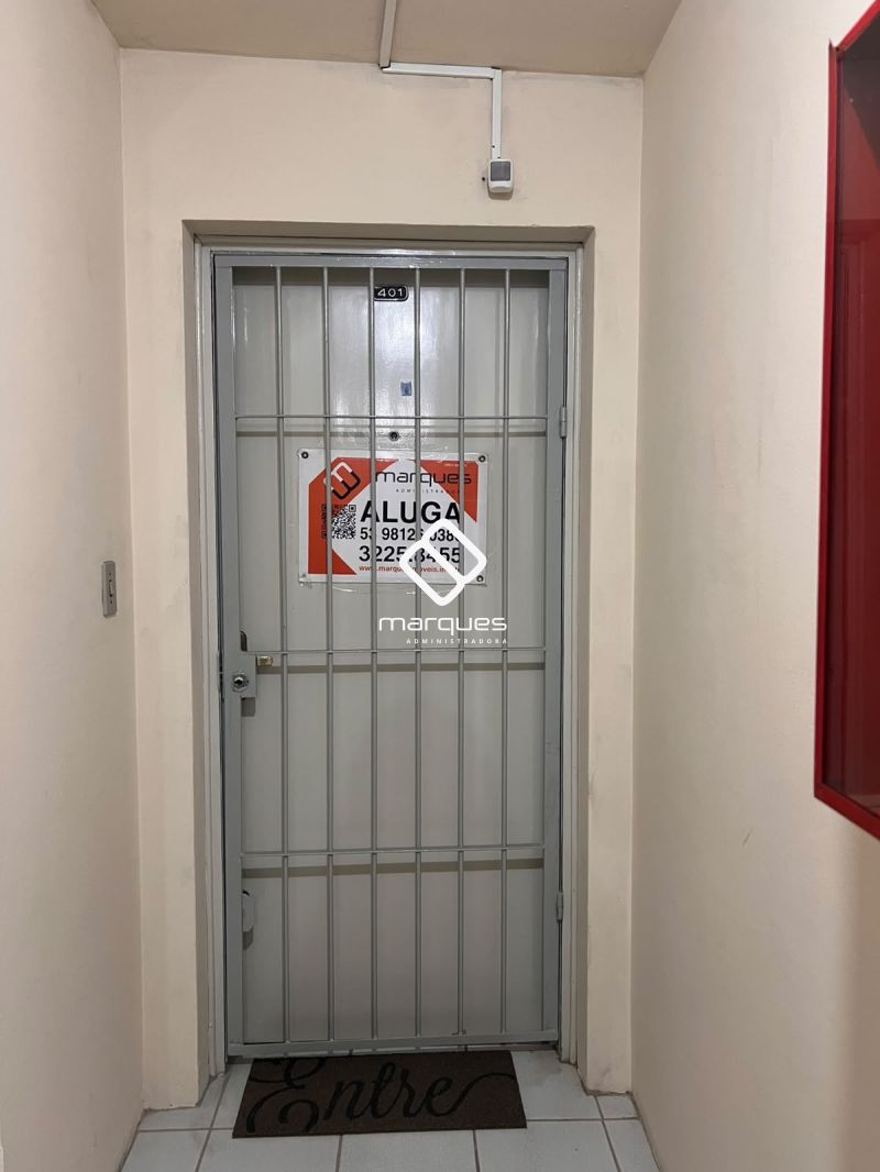 Apartamento com 2 quartos, 1 banheiro e 91m² para alugar no bairro Centro, Pelotas