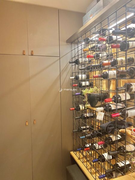 Casa com 4 quartos, 5 banheiros e 300m² à venda no bairro Três Vendas, Pelotas