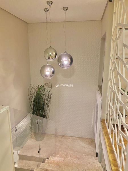 Casa com 4 quartos, 5 banheiros e 300m² à venda no bairro Três Vendas, Pelotas
