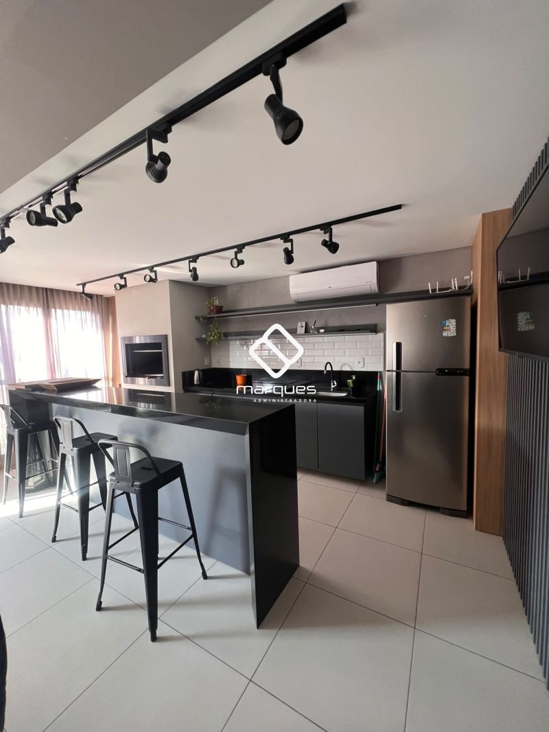 Apartamento com 1 quarto, 1 banheiro e 54m² para alugar no bairro Centro, Pelotas