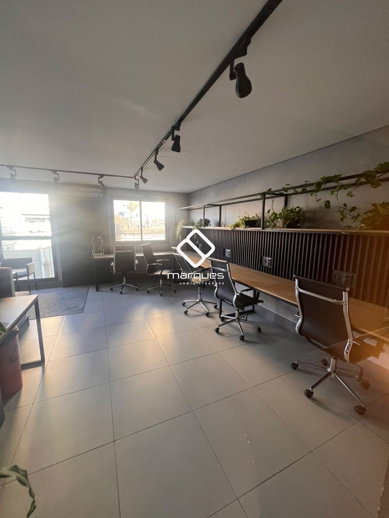 Apartamento com 1 quarto, 1 banheiro e 54m² para alugar no bairro Centro, Pelotas