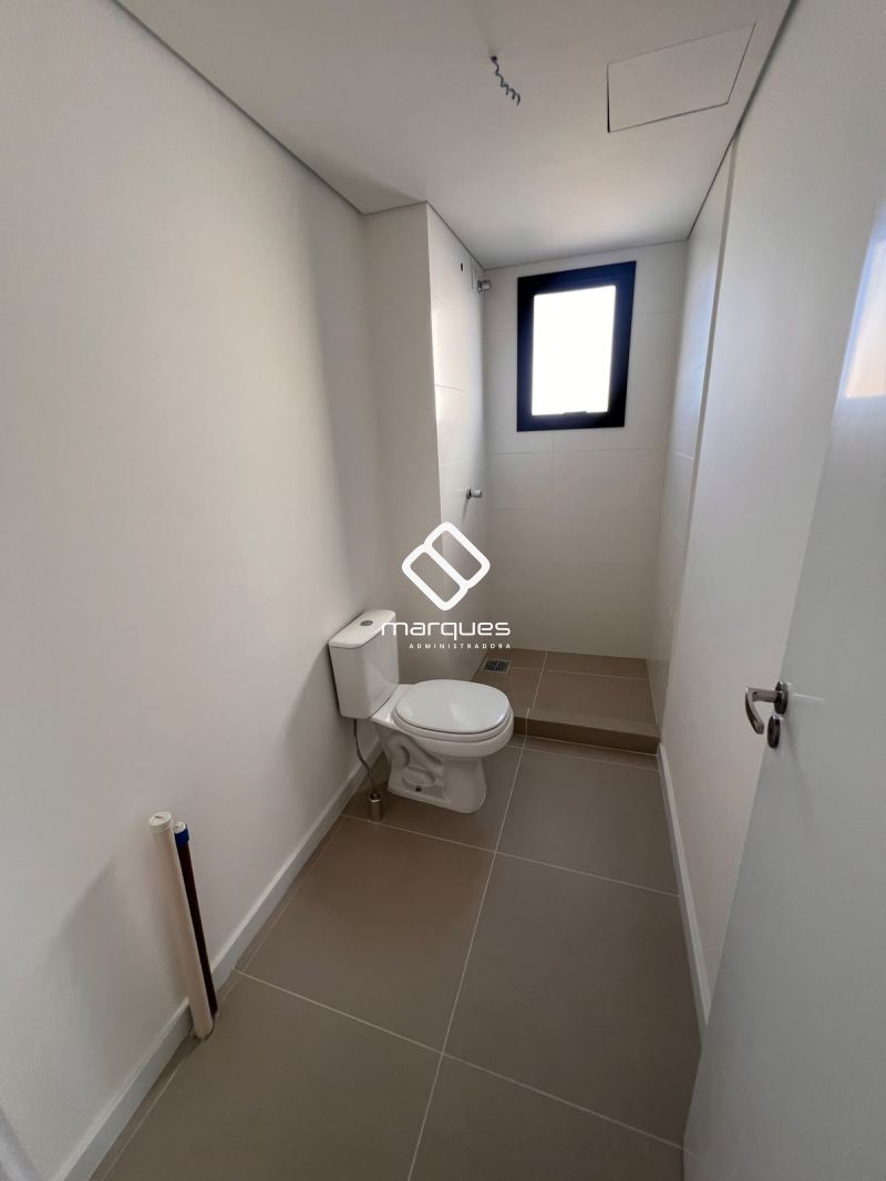 Apartamento com 1 quarto, 1 banheiro e 32m² para alugar no bairro Centro, Pelotas