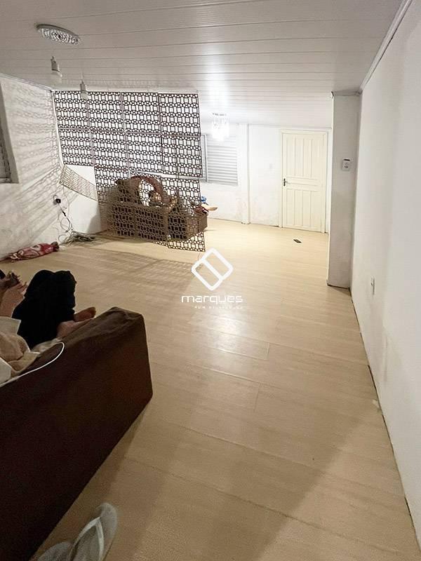 Casa com 2 quartos, 1 banheiro e 100m² à venda no bairro Areal, Pelotas
