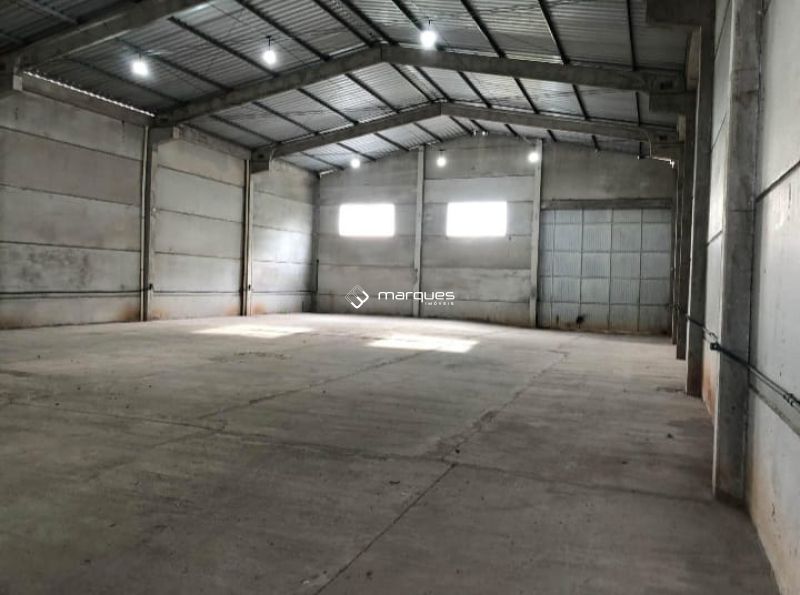 Pavilhão com 450m² à venda no bairro Três Vendas, Pelotas
