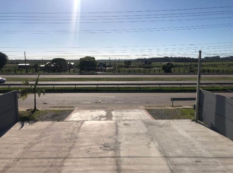 Pavilhão com 450m² à venda no bairro Três Vendas, Pelotas
