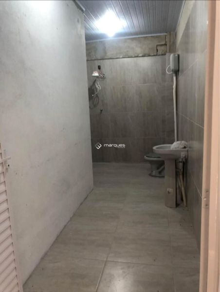Pavilhão com 450m² à venda no bairro Três Vendas, Pelotas