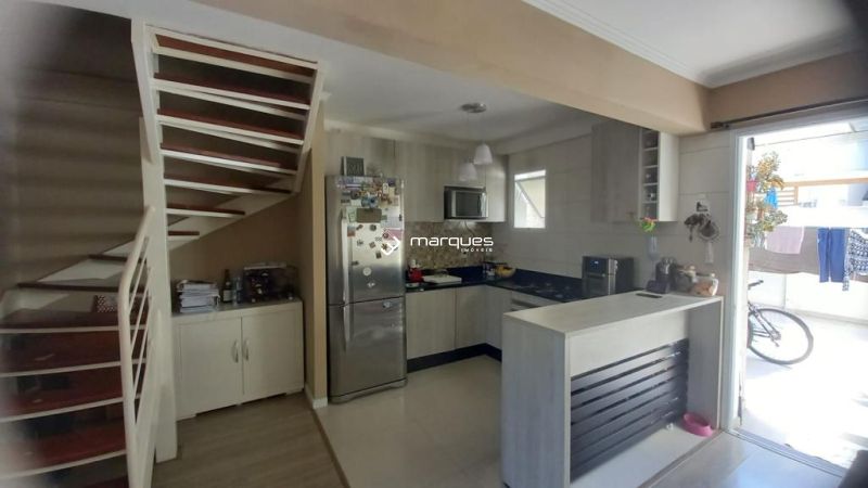 Casa com 2 quartos, 2 banheiros e 66m² à venda no bairro Areal, Pelotas