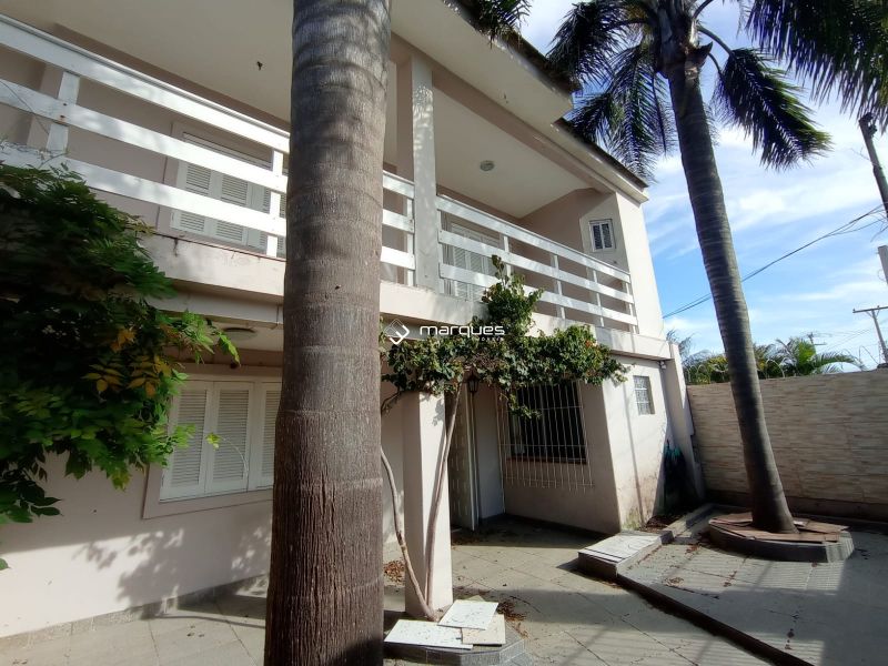 Casa com 3 quartos, 4 banheiros e 200m² à venda no bairro Areal, Pelotas