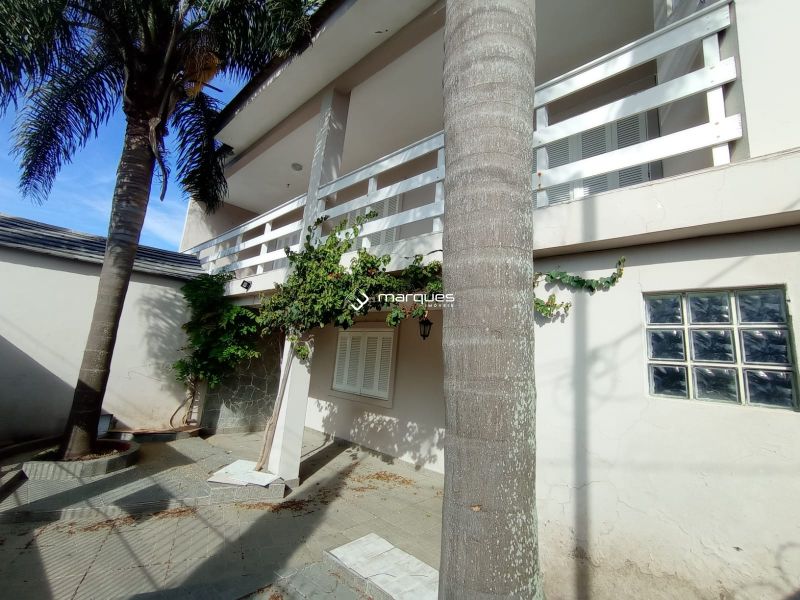 Casa com 3 quartos, 4 banheiros e 200m² à venda no bairro Areal, Pelotas