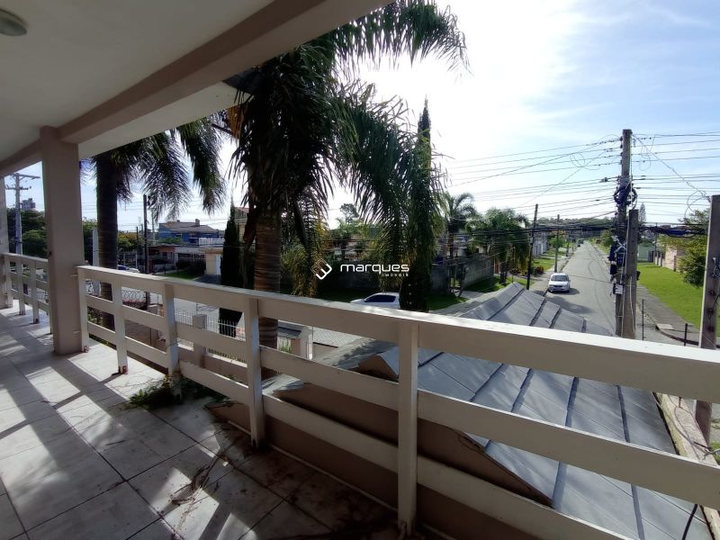 Casa com 3 quartos, 4 banheiros e 200m² à venda no bairro Areal, Pelotas