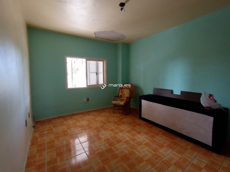 Casa com 3 quartos, 4 banheiros e 200m² à venda no bairro Areal, Pelotas