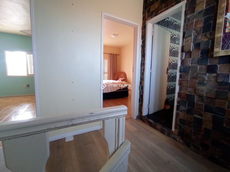 Casa com 3 quartos, 4 banheiros e 200m² à venda no bairro Areal, Pelotas