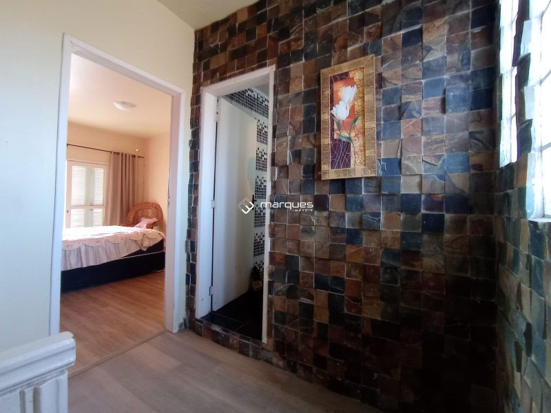 Casa com 3 quartos, 4 banheiros e 200m² à venda no bairro Areal, Pelotas