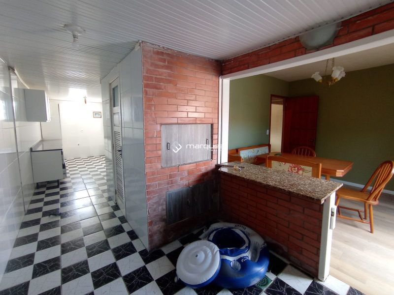 Casa com 3 quartos, 4 banheiros e 200m² à venda no bairro Areal, Pelotas