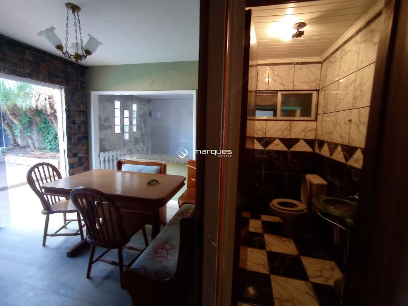Casa com 3 quartos, 4 banheiros e 200m² à venda no bairro Areal, Pelotas