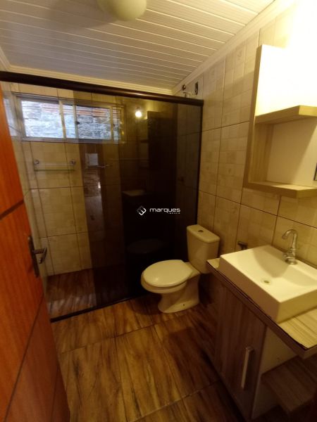 Casa com 3 quartos, 4 banheiros e 200m² à venda no bairro Areal, Pelotas