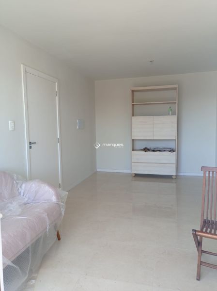 Apartamento com 3 quartos, 2 banheiros e 90m² à venda no bairro Areal, Pelotas