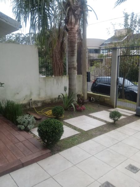 Casa com 3 quartos, 3 banheiros e 160m² à venda no bairro Laranjal, Pelotas
