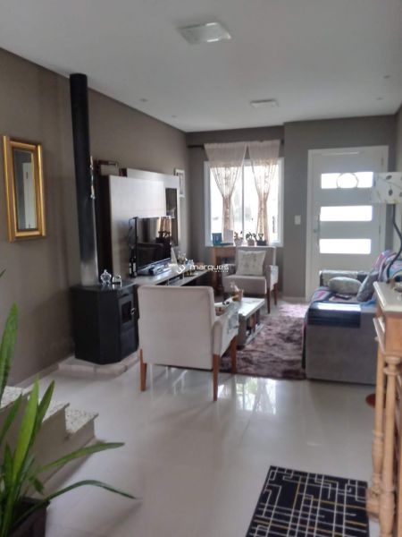 Casa com 3 quartos, 3 banheiros e 160m² à venda no bairro Laranjal, Pelotas