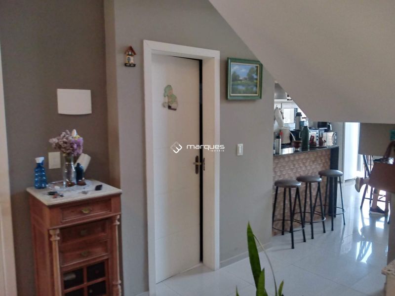 Casa com 3 quartos, 3 banheiros e 160m² à venda no bairro Laranjal, Pelotas