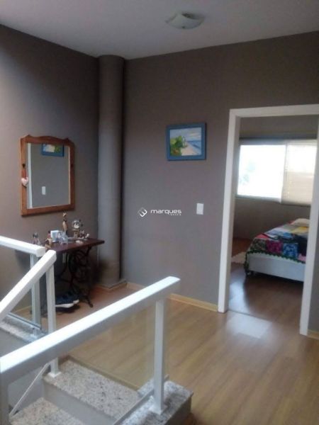Casa com 3 quartos, 3 banheiros e 160m² à venda no bairro Laranjal, Pelotas