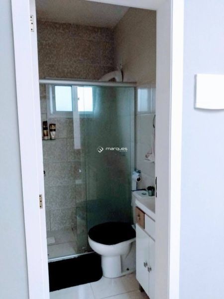 Casa com 3 quartos, 3 banheiros e 160m² à venda no bairro Laranjal, Pelotas