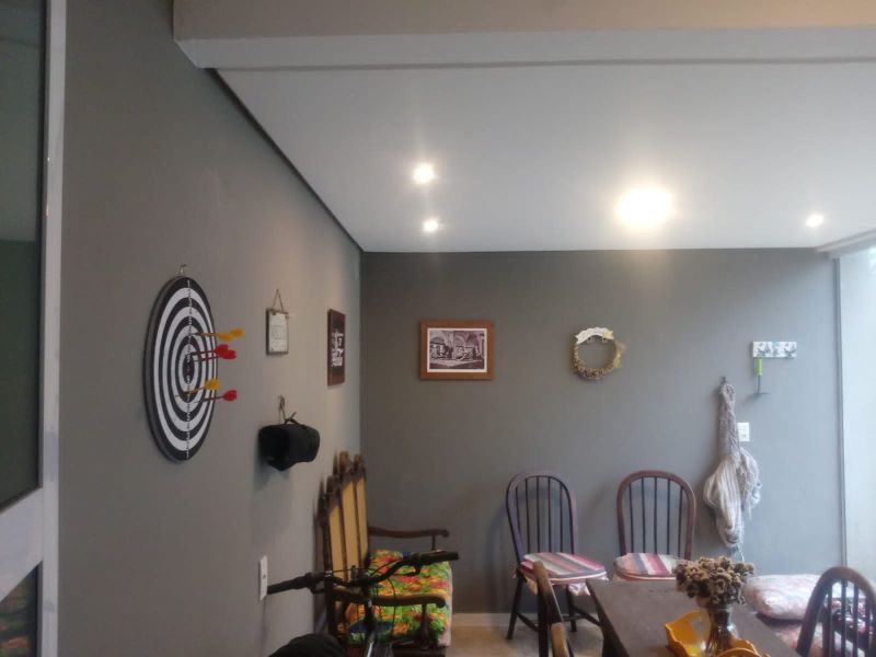 Casa com 3 quartos, 3 banheiros e 160m² à venda no bairro Laranjal, Pelotas