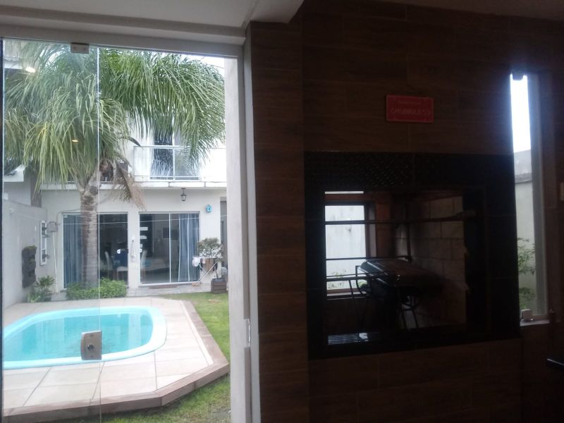Casa com 3 quartos, 3 banheiros e 160m² à venda no bairro Laranjal, Pelotas