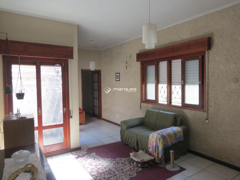 Casa com 2 quartos, 2 banheiros e 145m² à venda no bairro Centro, Pelotas