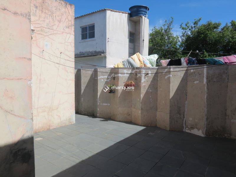 Casa com 2 quartos, 2 banheiros e 145m² à venda no bairro Centro, Pelotas