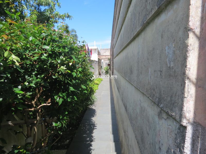 Casa com 2 quartos, 2 banheiros e 145m² à venda no bairro Centro, Pelotas