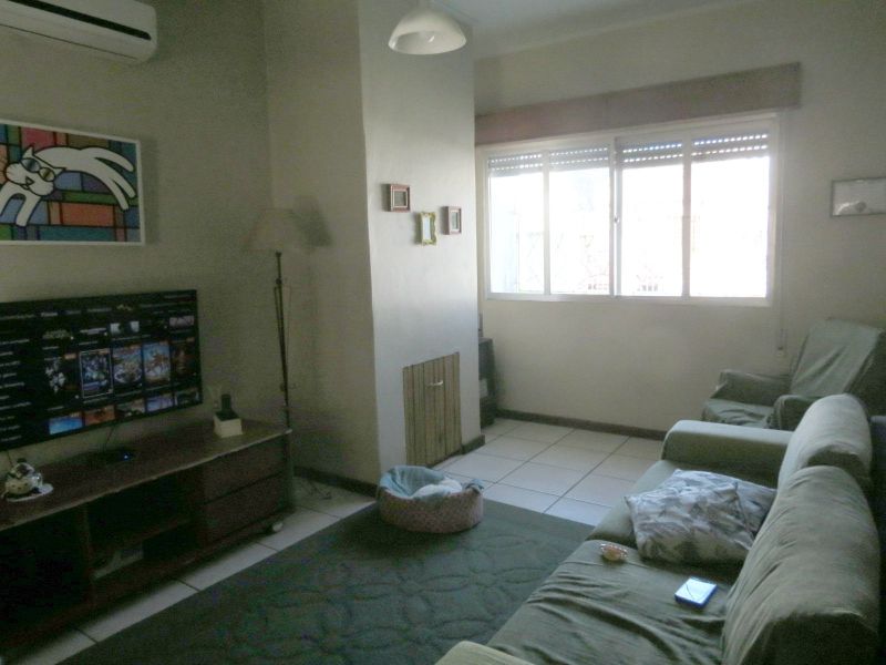 Casa com 2 quartos, 2 banheiros e 145m² à venda no bairro Centro, Pelotas
