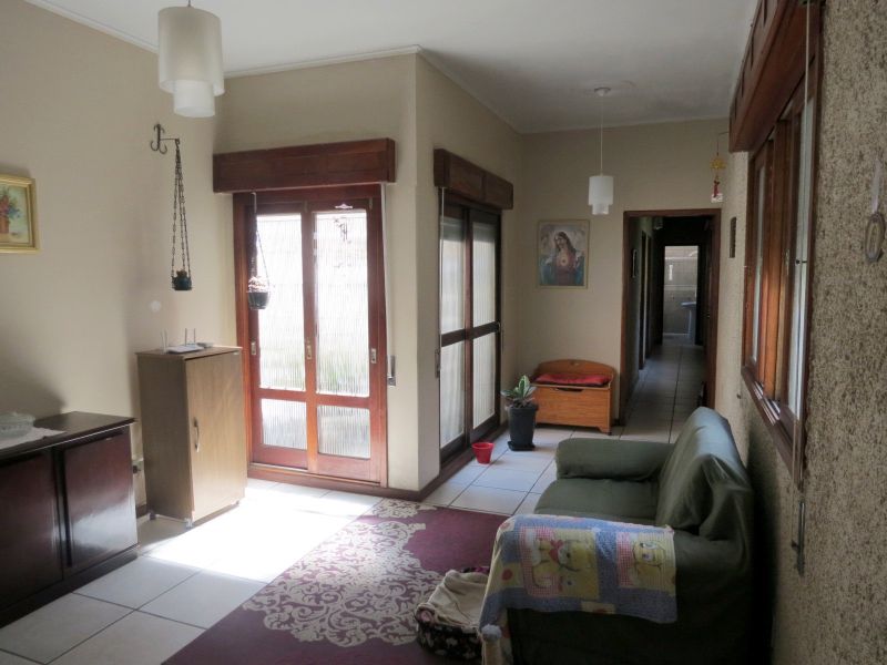 Casa com 2 quartos, 2 banheiros e 145m² à venda no bairro Centro, Pelotas
