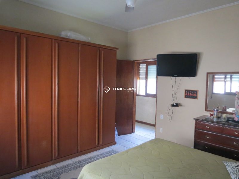 Casa com 2 quartos, 2 banheiros e 145m² à venda no bairro Centro, Pelotas