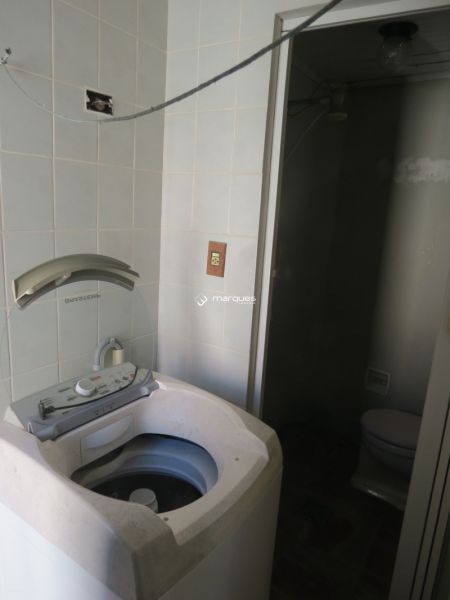 Casa com 2 quartos, 2 banheiros e 145m² à venda no bairro Centro, Pelotas