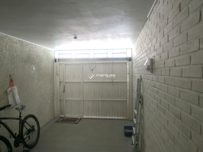 Casa com 2 quartos, 2 banheiros e 145m² à venda no bairro Centro, Pelotas