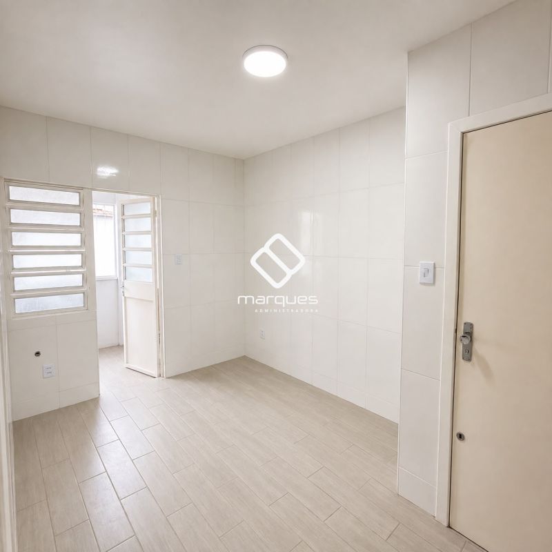 Apartamento com 2 quartos e 1 banheiro para alugar no bairro Centro, Pelotas