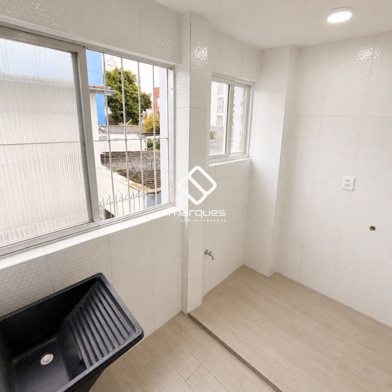 Apartamento com 2 quartos e 1 banheiro para alugar no bairro Centro, Pelotas