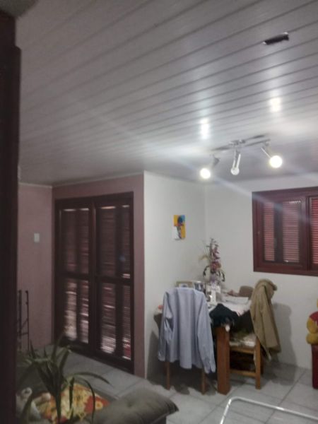Casa com 2 quartos, 1 banheiro e 87m² à venda no bairro Areal, Pelotas