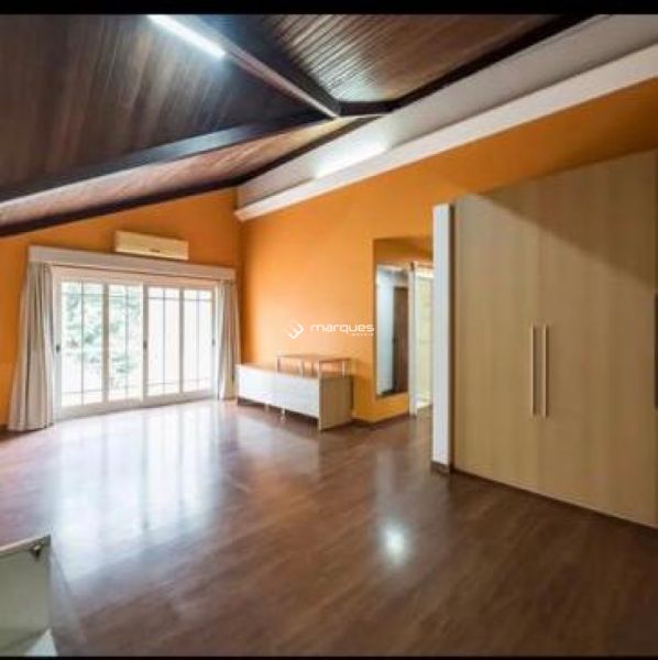 Casa com 4 quartos, 4 banheiros e 429m² à venda no bairro Laranjal, Pelotas