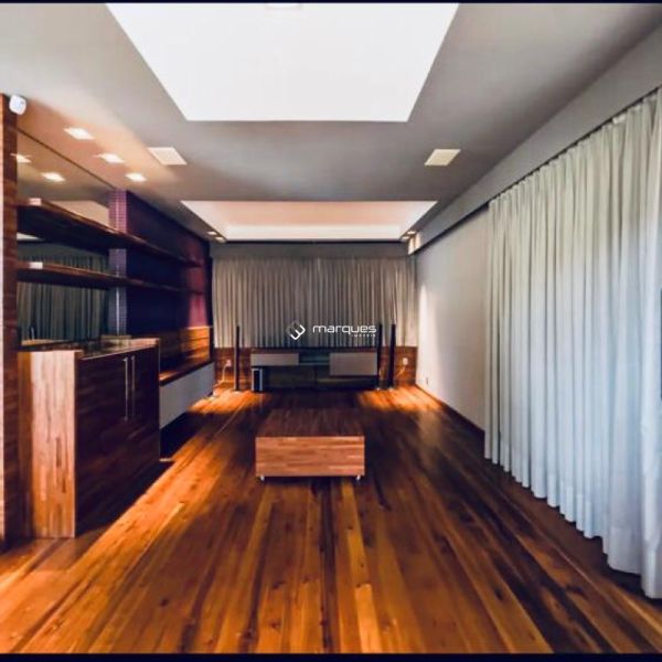 Casa com 4 quartos, 4 banheiros e 429m² à venda no bairro Laranjal, Pelotas