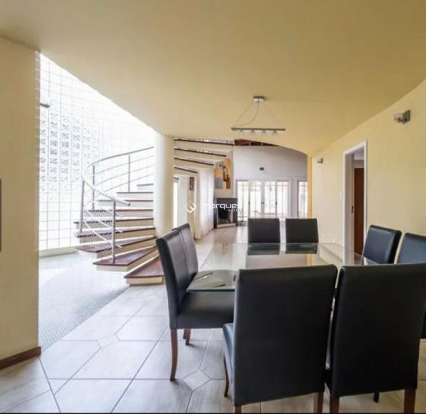 Casa com 4 quartos, 4 banheiros e 429m² à venda no bairro Laranjal, Pelotas