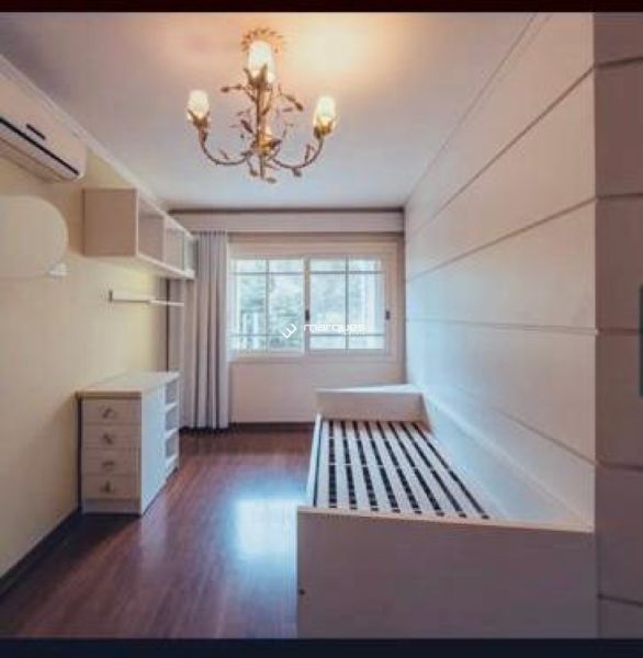 Casa com 4 quartos, 4 banheiros e 429m² à venda no bairro Laranjal, Pelotas