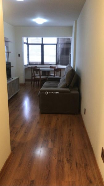 Apartamento com 1 quarto, 1 banheiro e 82m² à venda no bairro Centro, Pelotas