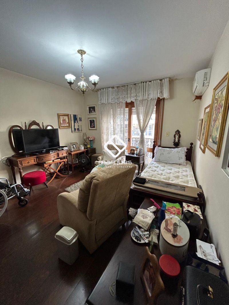 Apartamento com 3 quartos e 3 banheiros para alugar no bairro Centro, Pelotas