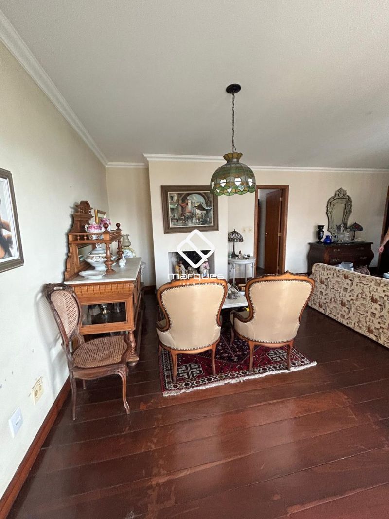 Apartamento com 3 quartos e 3 banheiros para alugar no bairro Centro, Pelotas