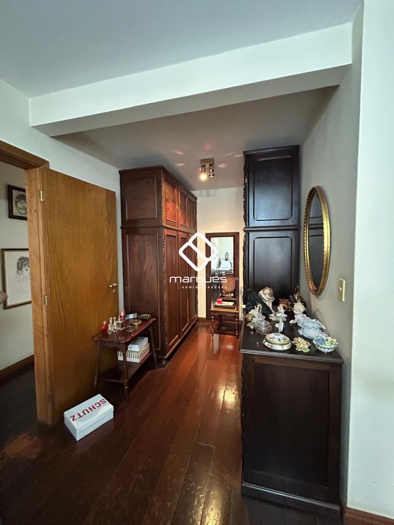 Apartamento com 3 quartos e 3 banheiros para alugar no bairro Centro, Pelotas