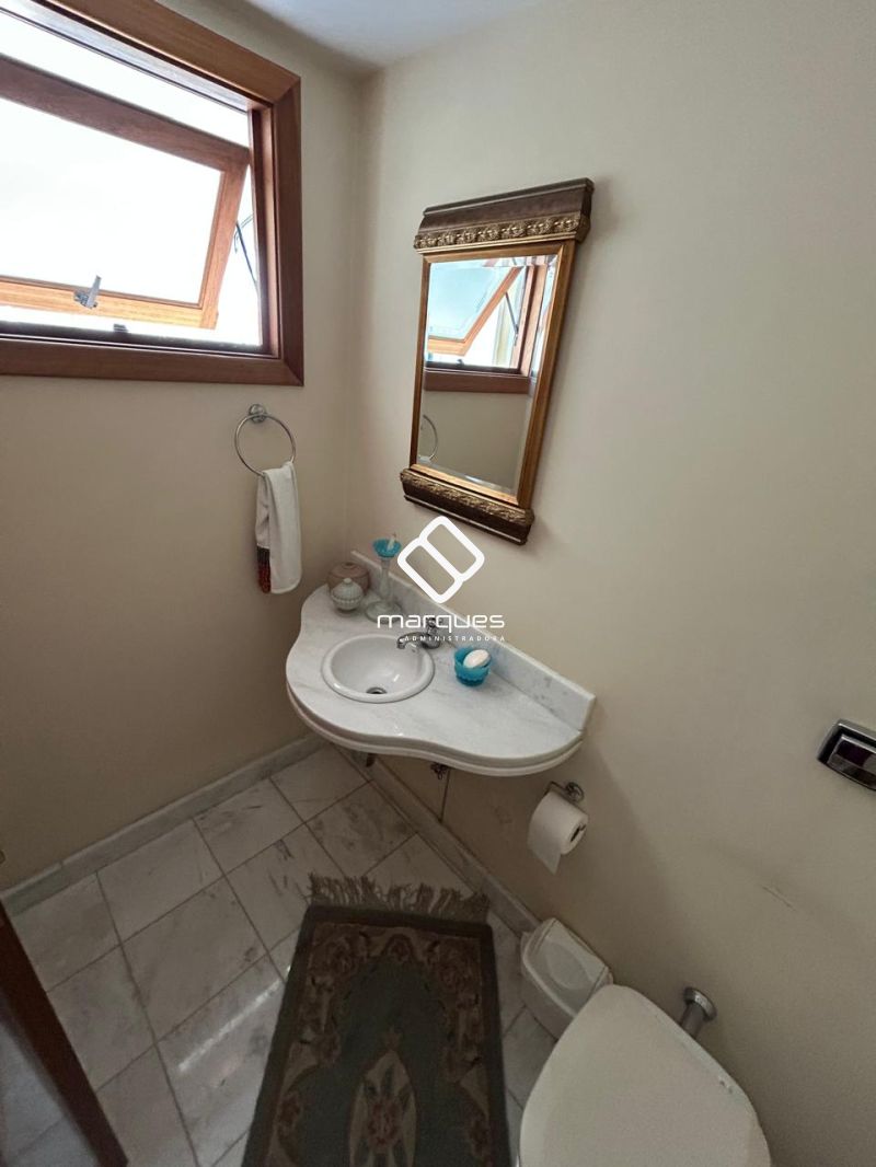 Apartamento com 3 quartos e 3 banheiros para alugar no bairro Centro, Pelotas